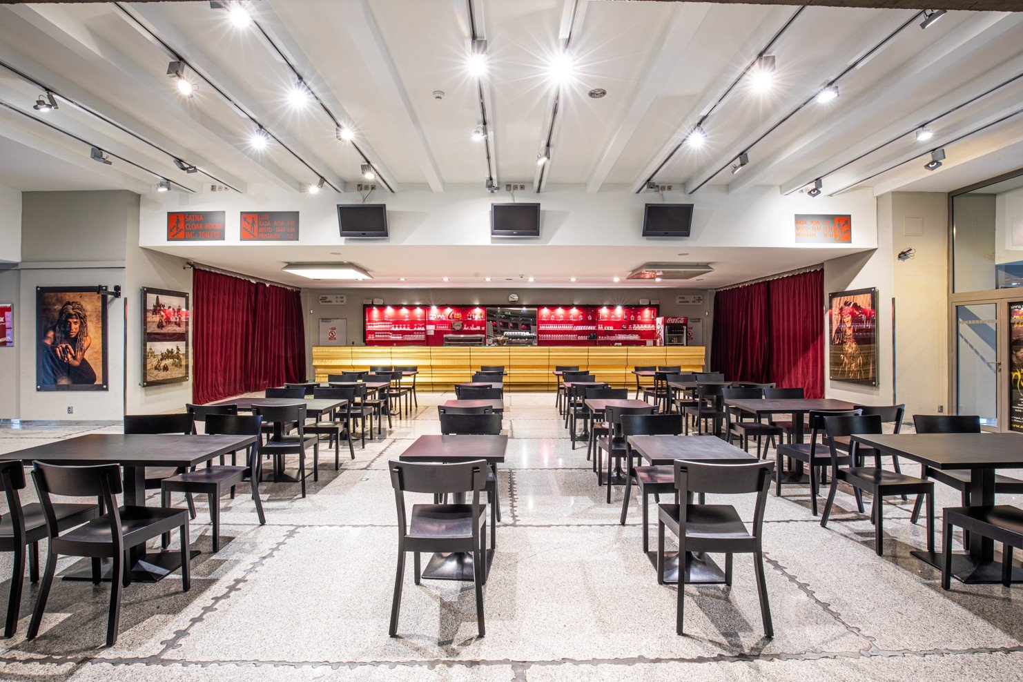 Foyer Divadla Hybernia@Divadlo Hybernia