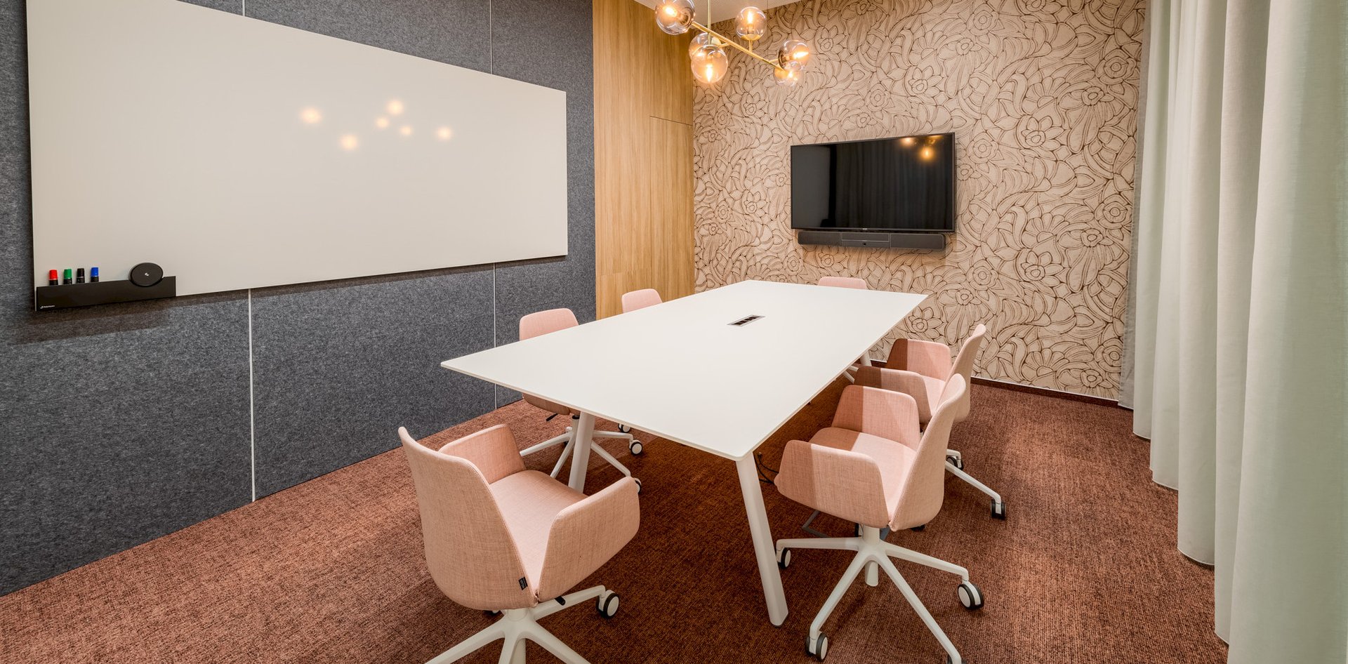 Zasedací místnost Ampér@FLEKSI Beta