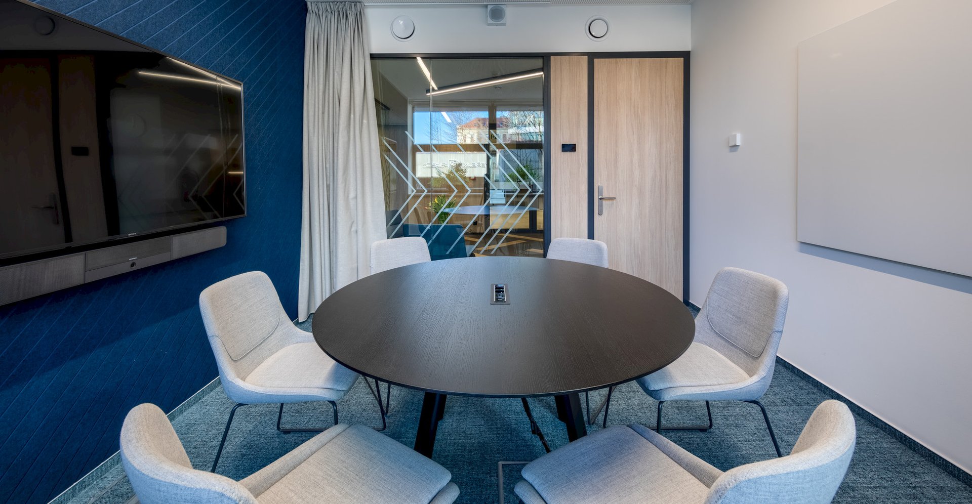 Zasedací místnost Hus@FLEKSI Budova B