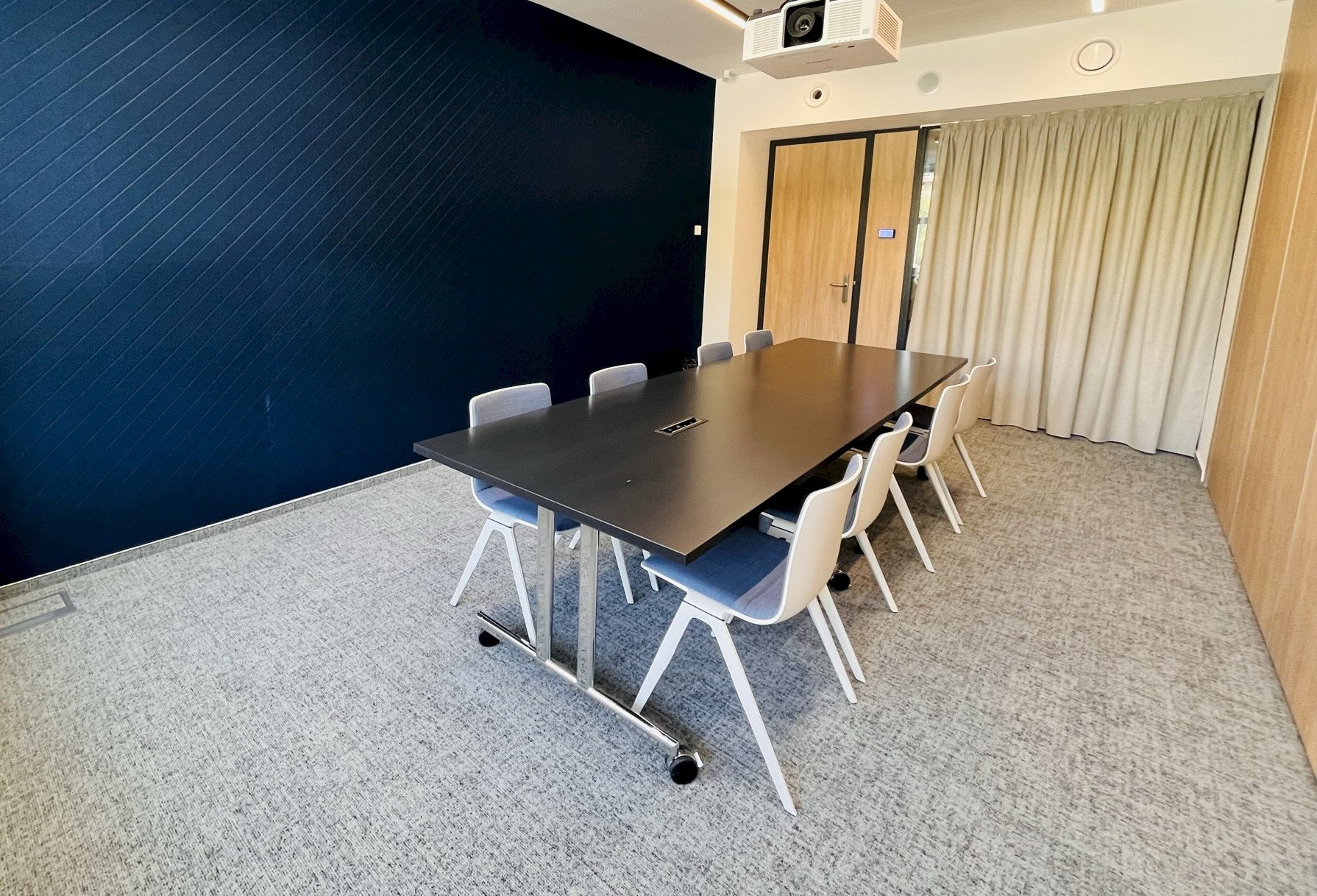 Zasedací místnost Mucha@FLEKSI Budova B