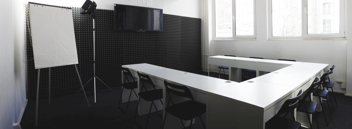 Malá zasedací místnost@Node5