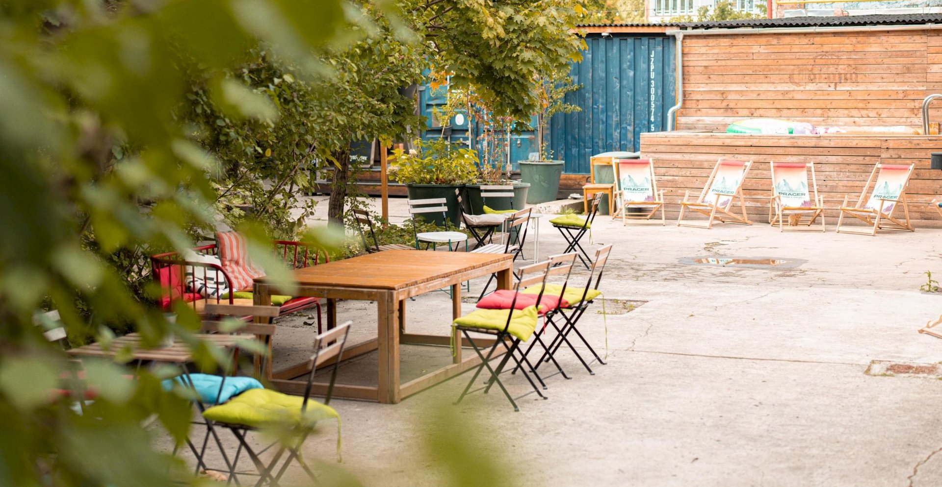 Zadní zahrada@Radlická Kulturní Sportovna