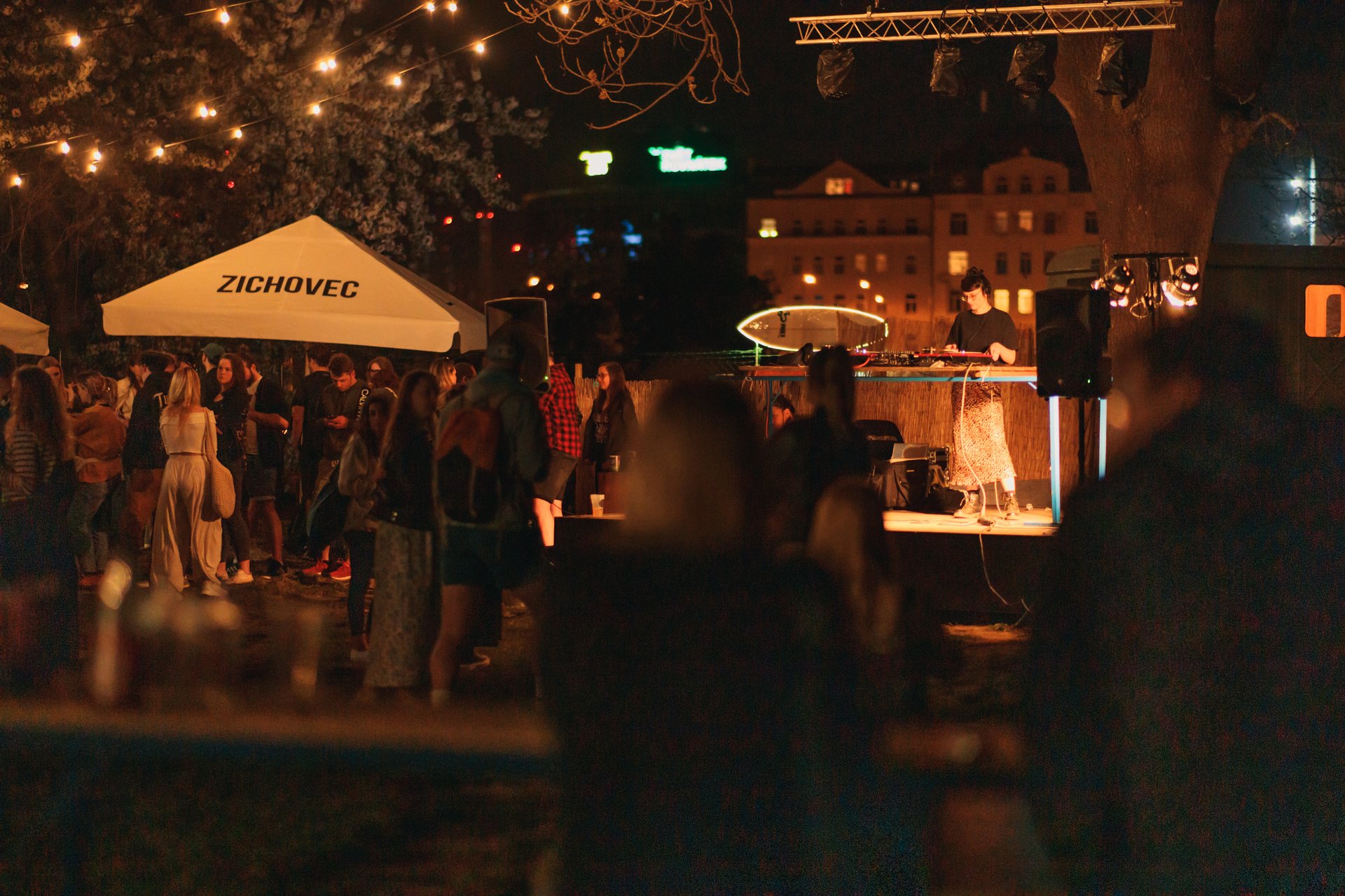 Venkovní sportovní prostory@Vlny Štvanice