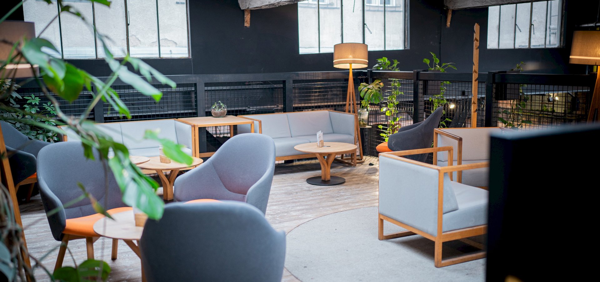 Glo Lounge@VNITROBLOCK