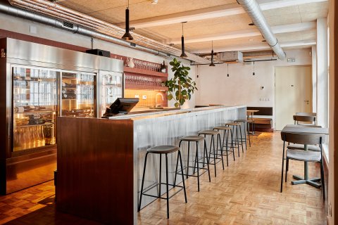 Alma Prague - Barový klub - náhled 1