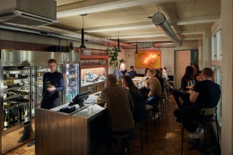 Alma Prague - Barový klub - náhled 2