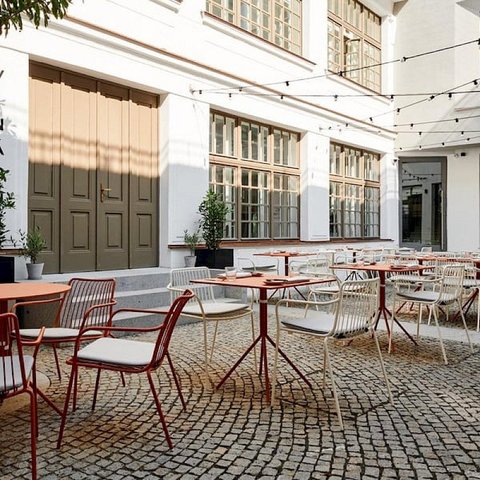 Alma Prague - Barový klub - náhled 8