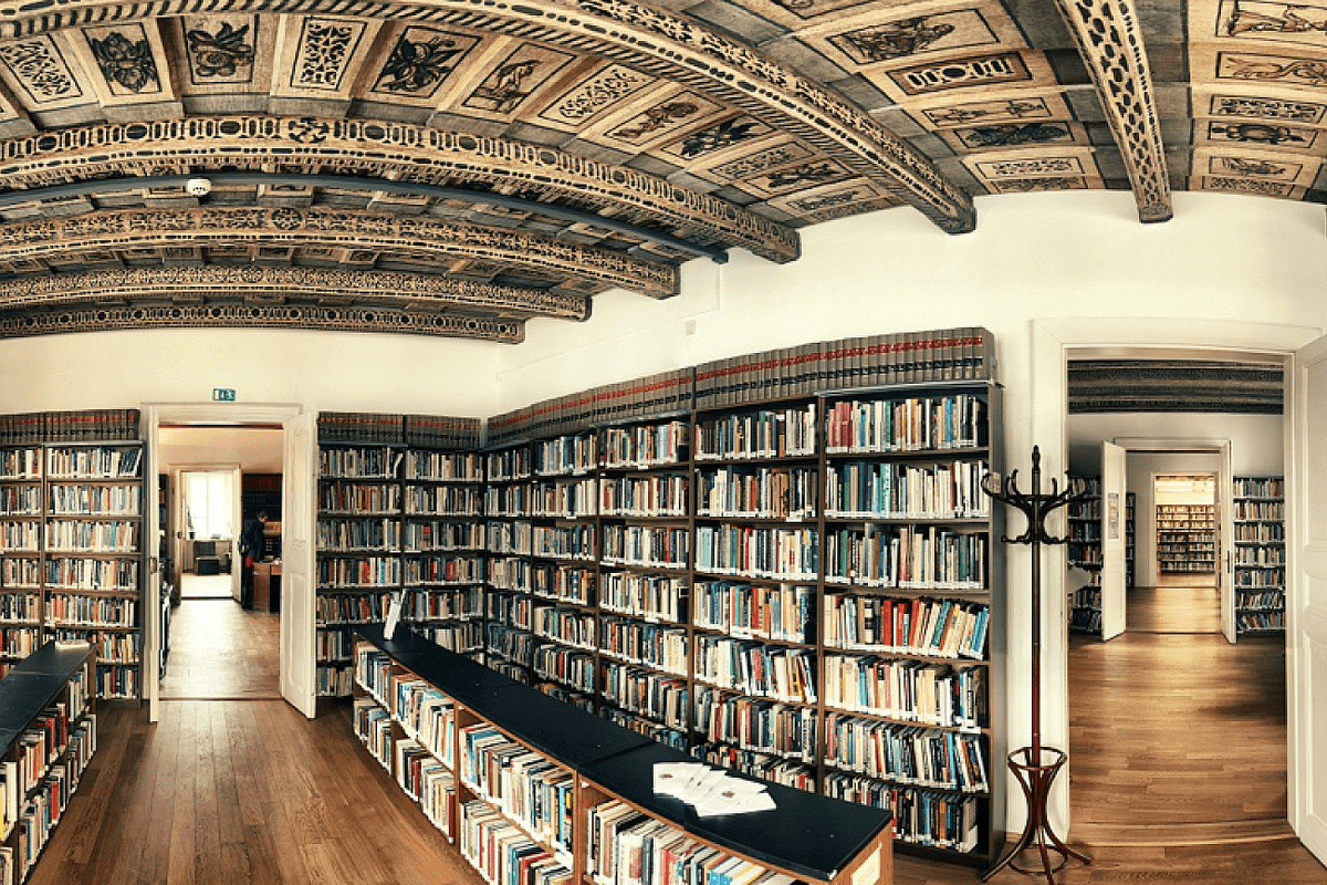 Anglo-americká vysoká škola - obrázek 1