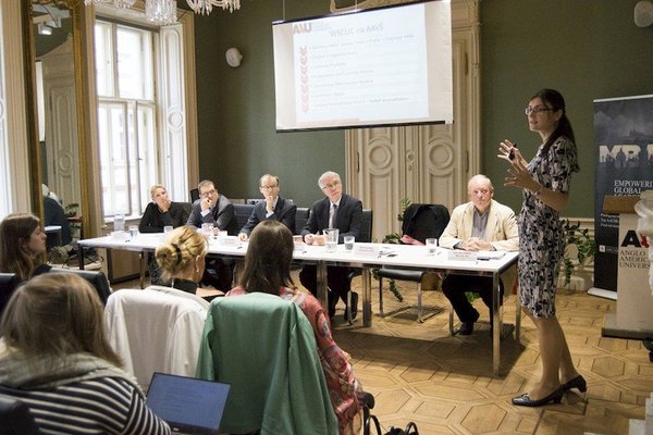 Anglo-americká vysoká škola - náhled 16