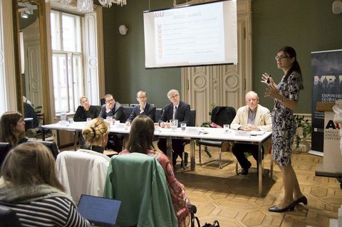 Anglo-americká vysoká škola - náhled 16