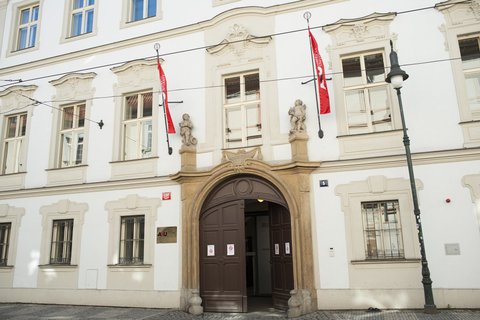 Anglo-americká vysoká škola - náhled 20