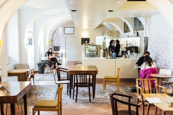 Anglo-americká vysoká škola - náhled 22