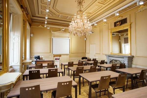 Anglo-americká vysoká škola - náhled 25