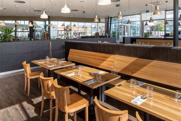 Restaurace AROMA Harfa