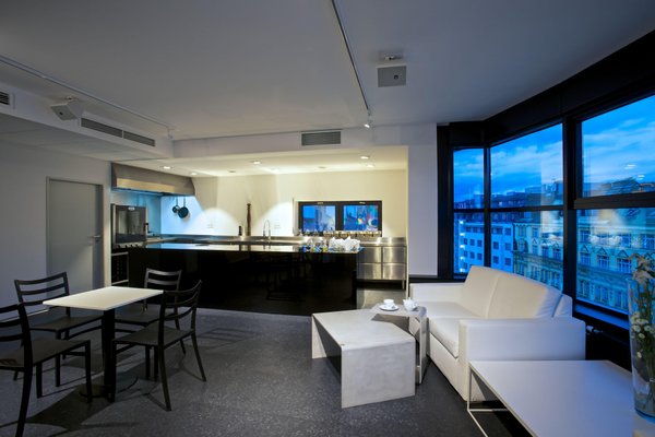 Levé křídlo@Art & Event Gallery Černá Labuť - náhled 3