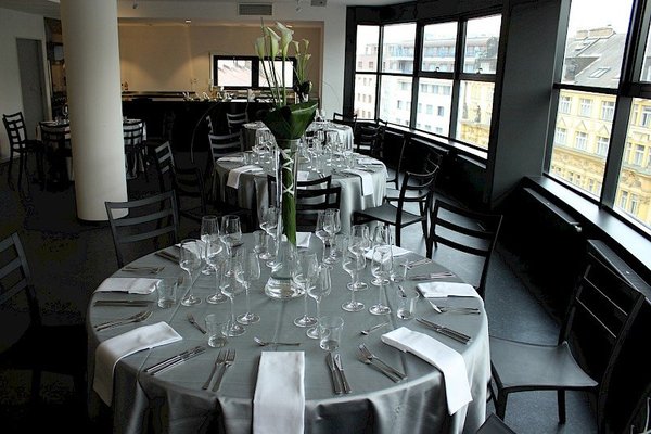 Levé křídlo@Art & Event Gallery Černá Labuť - náhled 5