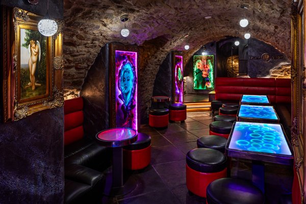 Bar & Klub Zlatý Strom - náhled 3