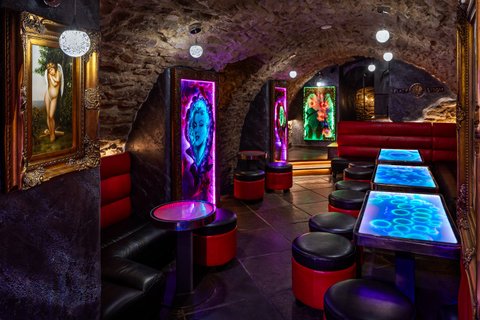 Bar & Klub Zlatý Strom - náhled 3