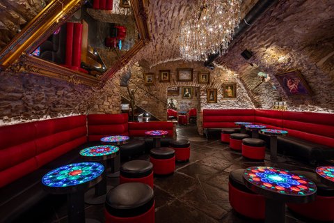 Bar & Klub Zlatý Strom - náhled 5