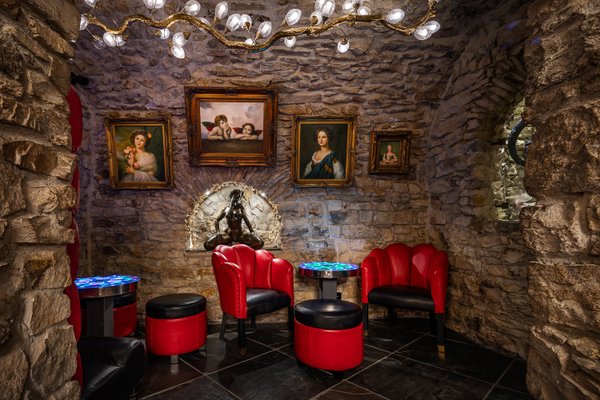 Bar & Klub Zlatý Strom - náhled 8