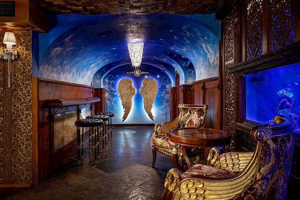 Bar & Klub Zlatý Strom - náhled 16