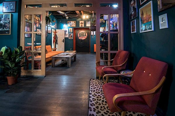 Brix Bar and Hostel - náhled 3