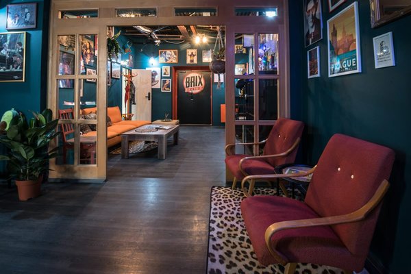 Brix Bar and Hostel - náhled 8
