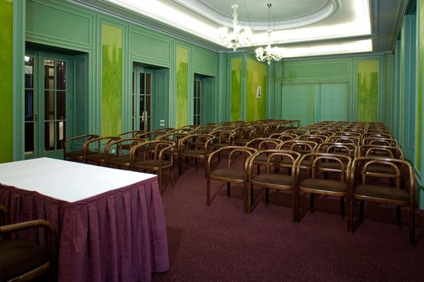 Sál Elišky Junkové@Prostory Autoklubu České republiky - náhled 2