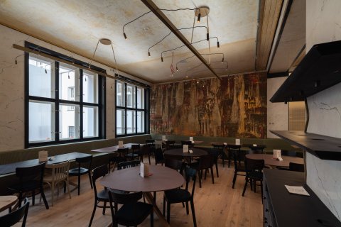 Červený Jelen - Banka - náhled 18