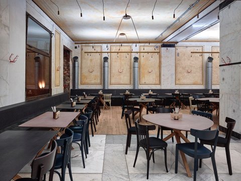 Červený Jelen - Banka - náhled 20