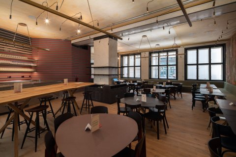 Červený Jelen - Banka - náhled 21