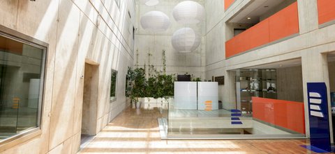 Český rozhlas - Kulturní centrum - Atrium ve Studiovém domě - náhled 1