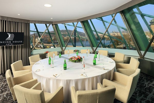 Meeting Room Dancing House - náhled 29