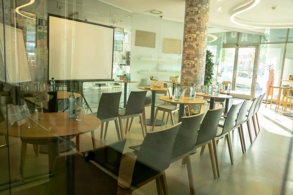 Dancing House Café@Dancing House Hotel - náhled 14