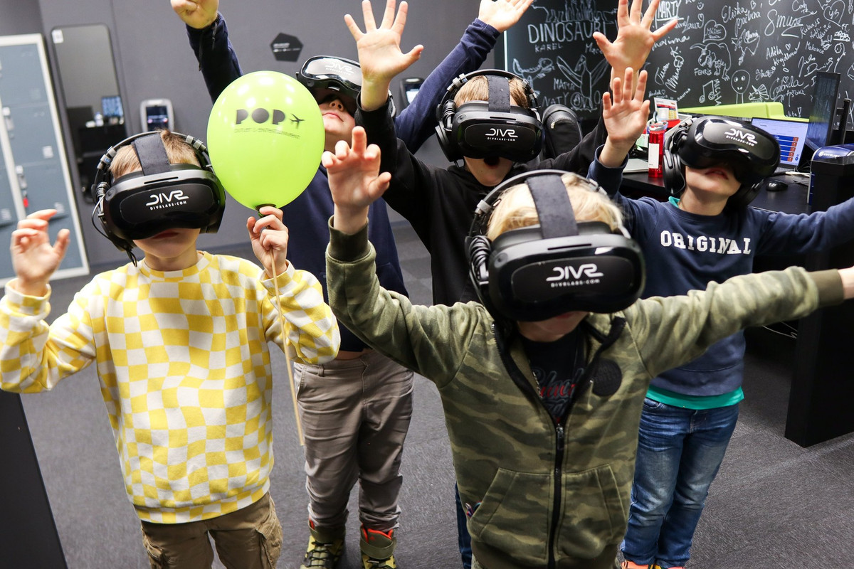 Narozeninová oslava s dinosaury@Dinosauria Museum Prague - obrázek 1