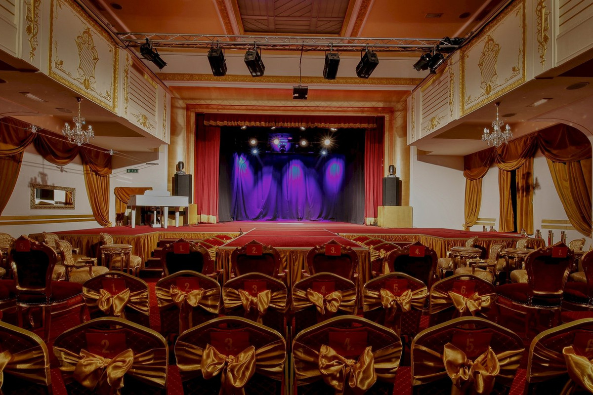 Divadlo Apollo - obrázek 1