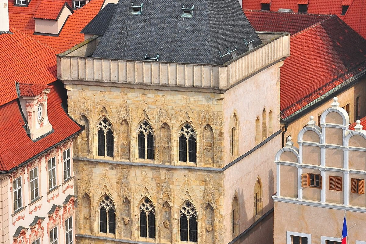 Dům U Kamenného zvonu - obrázek 1