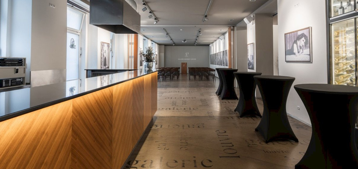 Galerie kavárny Louvre - obrázek 1