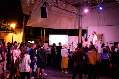 Gauč na Výstavišti - náhled 10