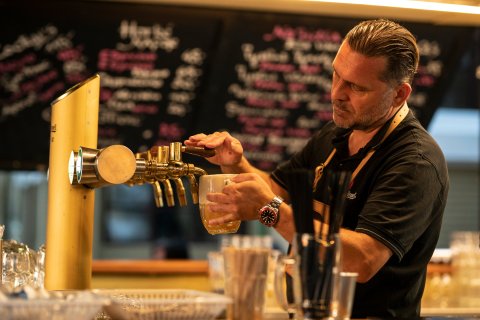 Gauč na Výstavišti - náhled 11