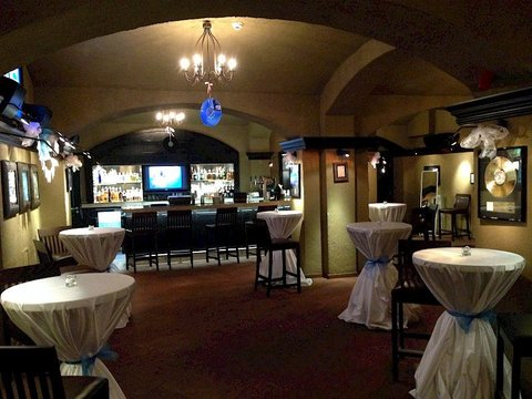 Hard Rock Cafe Praha - 1.patro Lounge + 1.patro Atrium - náhled 20