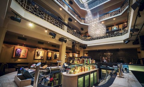 Hard Rock Cafe Praha - 1.patro Lounge - náhled 12