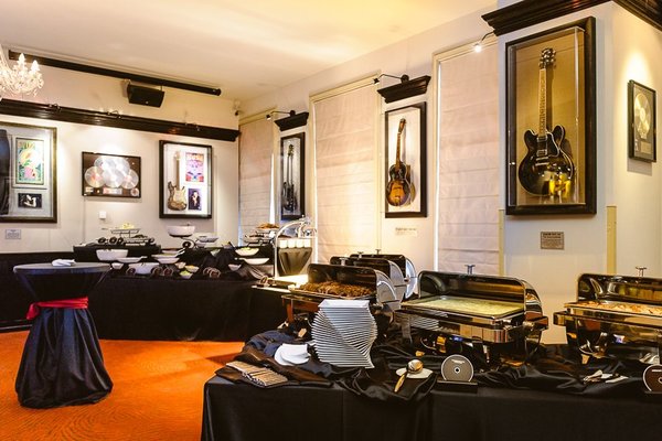 2. patro Mezzanine@Hard Rock Cafe Praha - náhled 24