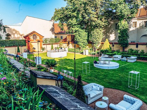 Hartigovský palác - Hartigovská zahrada - náhled 3