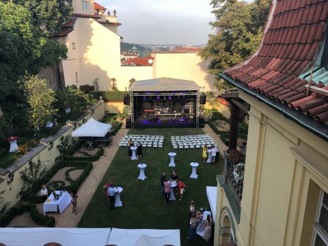 Hartigovský palác - Hartigovská zahrada - náhled 13