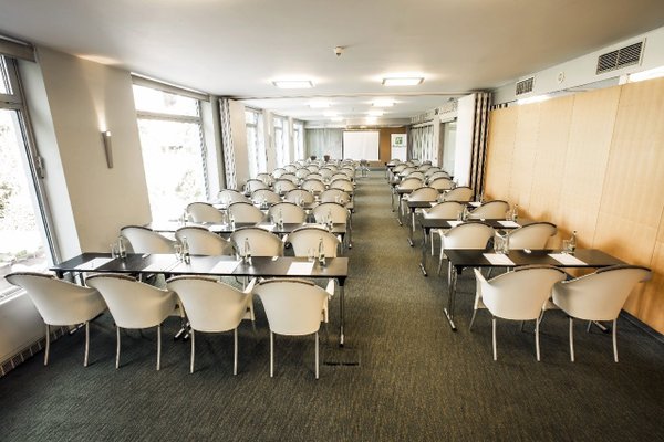 Holiday Inn Prague Congress Centre - náhled 8