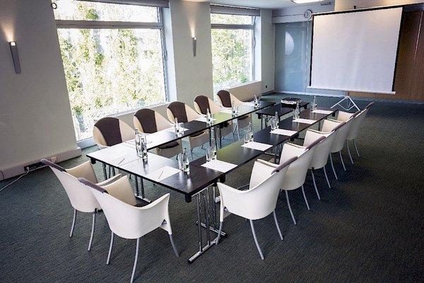 Holiday Inn Prague Congress Centre - náhled 14