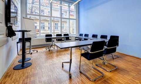 Impact Hub Praha D10 - Modrá zasedačka - náhled 2