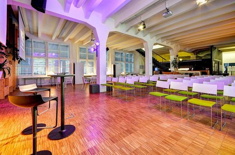 Impact Hub Praha D10 - Open space - náhled 7