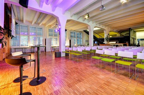 Impact Hub Praha D10 - Open space - náhled 17